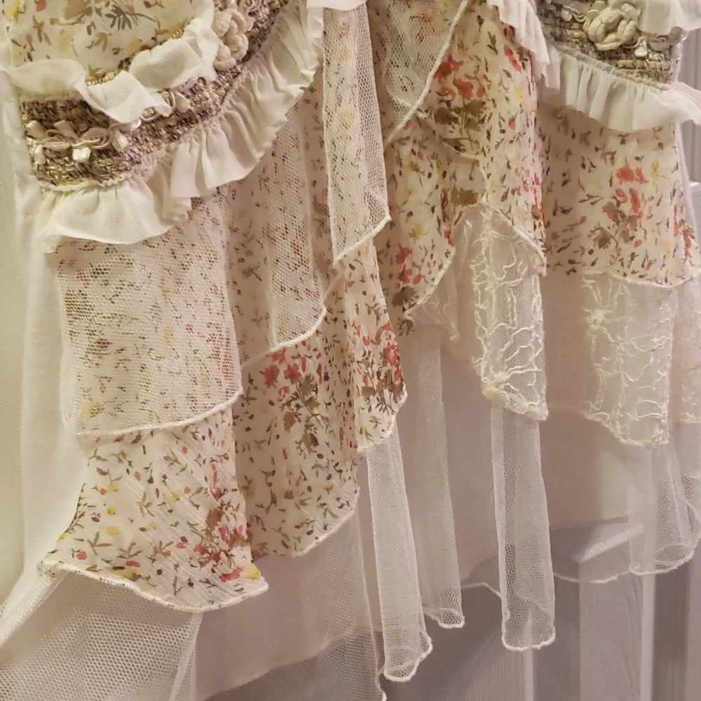 Ruffle Tank Top - Picture 4 of 6